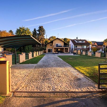 Villa Aljmaš Exterior foto